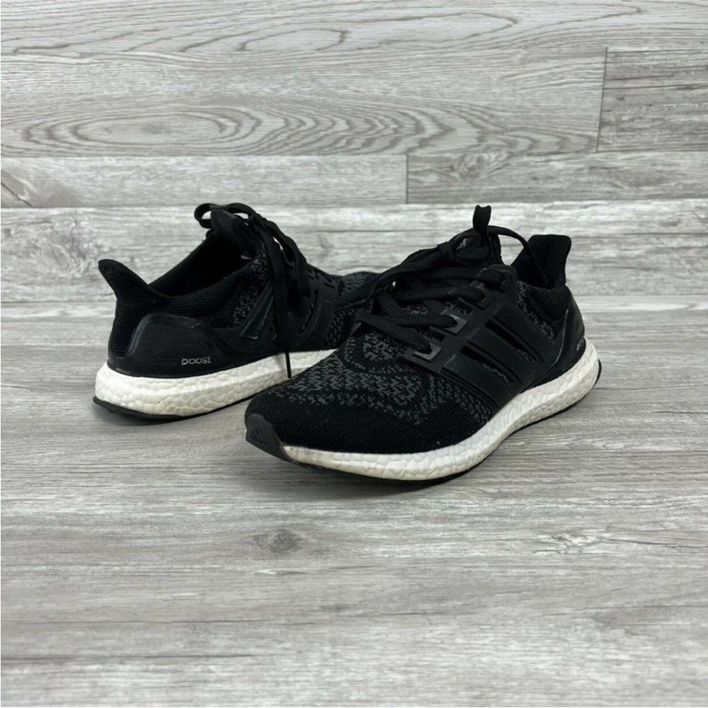Adidas boost Men’s Size 7.5 Black Running Shoes Sneaker